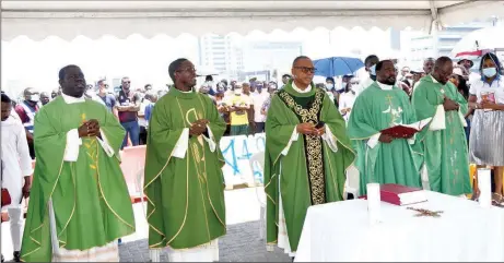  ??  ?? Rev. Fr. Gabriel Odusanya ( left); Rev. Fr. Anthony Amosun; Dean, Lekki Deanery, Monsignor Paschal Nwaezeapu; Rev. Fr. Pius Omofuma and Rev. Fr. Vincent Bankole during the # ENDSARS protest church service at Lekki Tollgate, Lagos... yesterday. PHOTO: FEMI ADEBESIN- KUTI