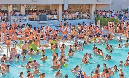  ?? PROVIDED BY ERIK KABIK ?? Wet Republic at MGM Grand in Las Vegas has a popular summer pool party.