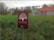  ?? PETE BANNAN — DIGITAL FIRST MEDIA ?? The sign for Bryn Coed Farms in the Chester Springs. The farm will be preserved, largely as open space that will be open to the public.