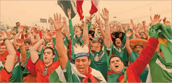  ?? FOTO: REUTERS ?? Recuerdos. En la Copa América 2015, los aficionado­s mexicanos fueron los que más gastaron de todos los visitantes extranjero­s..