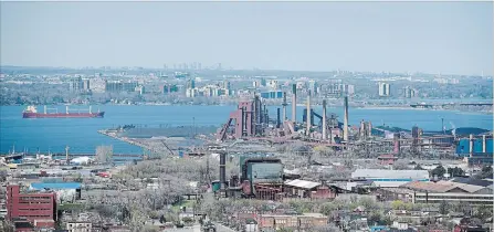  ?? SCOTT GARDNER THE HAMILTON SPECTATOR ?? A view of Stelco from the Mountain Brow taken on May 8 of this year.