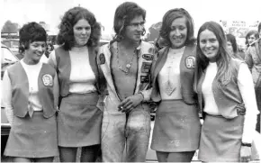  ??  ?? Top left: A spot of trials practice in the early 1970s
Top right: John Cooper (specs) and Percy Tait celebrate after an MCN Superbike round. Barry Sheene’s sister Maggie is far left, Robin’s future wife Una is far right
Above left: Barry Sheene at an MCN Superbike round with Maggie (far right) and Una beside her
Above right: Robin’s autographe­d photo of Ago and Cooper at the Race of the Year in 1971