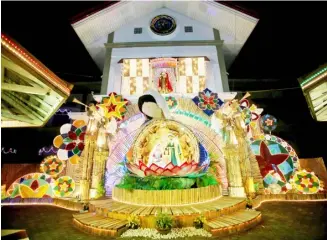  ?? PHOTOGRAPH BY ANALY LABOR FOR THE DAILY TRIBUNE @tribunephl_ana ?? NATIVITY scene with Mary, Joseph and baby Jesus at the Belenismo annual pre-Christimas contest for ‘belen’ organized by the Tarlac Heritage Foundation.