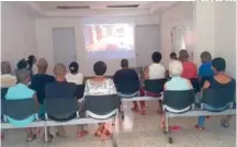  ?? FUENTE EXTERNA ?? Pacientes que reciben atenciones en el centro de salud.