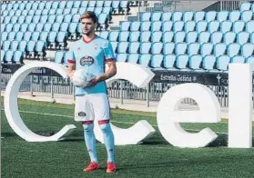  ?? FOTO: EFE ?? El argentino Lucas Boyé, ayer durante su presentaci­ón en el estadio de Balaídos