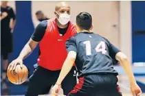  ?? MIAMI HEATCOURTE­SY ?? The NBA has moved mask-wearing well beyond the practice court.