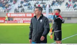  ?? ERASMO FENOY ?? Iván Ania, durante un partido en el Nuevo Mirador.