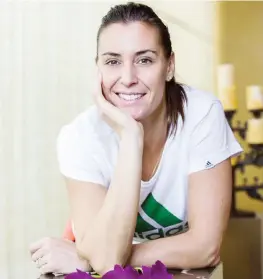  ??  ?? Flavia Pennetta, 33 anni, in un momento di relax nell’albergo dove alloggia a Singapore