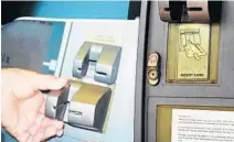  ?? SEA RANCH LAKES POLICE DEPARTMENT/COURTESY ?? Skimmer thieves easily slipped a skimmer device at a Publix ATM machine.