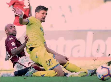  ?? GETTY IMAGES ?? Simone Zaza, 27 anni, anticipa il diretto marcatore e con un diagonale di sinistro supera Sorrentino e regala i tre punti al Toro