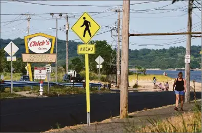  ?? Arnold Gold / Hearst Connecticu­t Media file photo ?? The vacant Chick’s Drive-In site on Beach Street in West Haven June 11, 2021.