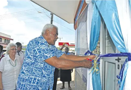  ?? Photo: DEPTFO News ?? Electoral Commission member Simione Naiduki cutting the ribbon to mark the opening of the Voter Services Centre in Rakiraki Town on January 23, 2018.