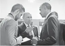  ?? PRESIDENCY OF PERU VIA EPA ?? President Obama and Russian President Vladimir Putin attend an economic forum in Lima, Peru, on Sunday.