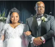  ?? Picture: SIMPHIWE NKWALI ?? COMMITMENT: Criselda Kananda married Siyolo Dudumashe ‘with just a touch of bling’ yesterday