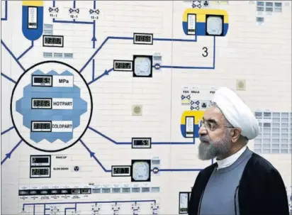  ?? / MOHAMMAD BERNO (AP) ?? El presidente iraní, Hasan Rohaní, en la planta nuclear de Bushehr, en enero de 2015.