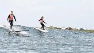  ?? | PHOTO : XAVIER LE POSTEC ?? Les meilleurs loggeurs (qui pratiquent le longboard) de Bretagne se retrouvent au Cool waves surf festival.