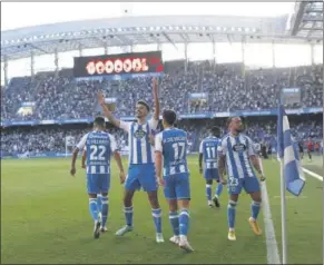  ??  ?? Quiles celebra el 1-0 que acabaría dando la victoria al Deportivo.