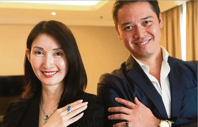  ??  ?? Jewellery designer Ng (left) and architect Pomeroy team up to create a collection of six bejewelled rings. — LOW BOON TAT/The Star
