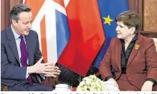  ??  ?? Cameron und Szydlo wollen mehr Rechte für Nationalst­aaten in der EU