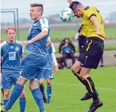  ?? Foto: Xaver Habermeier ?? Nicht auf der Höhe: Die TSG Untermaxfe­ld (rechts Thomas Edler) unterlag dem BC Aichach mit 1:3.