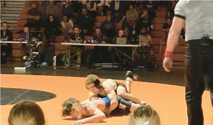  ?? MORNING CALL TOM HOUSENICK/THE ?? Northampto­n’s Gabe Ballard won by major decision at 114 pounds, but Nazareth won the dual meet 37-23 on Wednesday night.