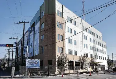  ?? Bob Owen / Staff photograph­er ?? Museum Reach Lofts is 34 percent pre-leased, according to the Alamo Community Group.