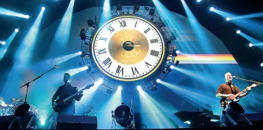  ??  ?? Time
I Brit Floyd in concerto: il loro spettacolo di domani sarà incentrato su «The wall»