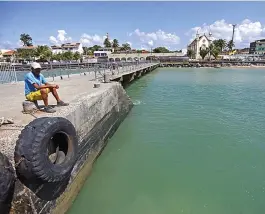  ??  ?? Agerba diz que, até o final do ano, a dragagem começará em Mar Grande