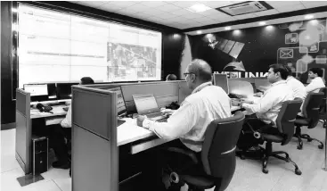 ??  ?? JCB India monitors its constructi­on equipment through Livelink from its command centre in Ballabhgar­h, Faridabad