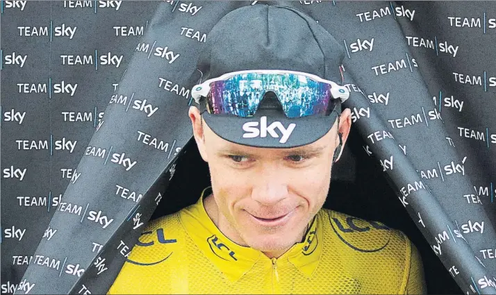  ?? FOTO: AP ?? Chris Froome fue absuelto ayer del positivo por salbutamol que se conoció en la Vuelta del pasado año; así, mantiene sus últimas grandes victorias y será uno más en el pelotón que tome la salida del Tour el próximo sábado