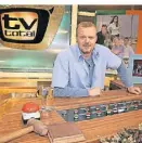  ?? ?? Raab im Jahr 2002 im Studio seiner Fernsehsho­w „TV total“, die von 1999 bis 2015 lief.