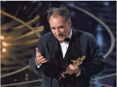  ?? ROBERT DEUTSCH, USA TODAY ?? Mark Rylance of Bridge ofSpies accepts the Oscar for best supporting actor.