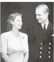  ?? FOTO: DPA ?? Frisch verliebt kurz vor ihrer Hochzeit im Jahr 1947.