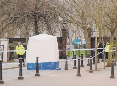  ??  ?? POLICE OPERATION
After a newborn baby was found dead in Old Commercial Road at the junction with Victoria Street