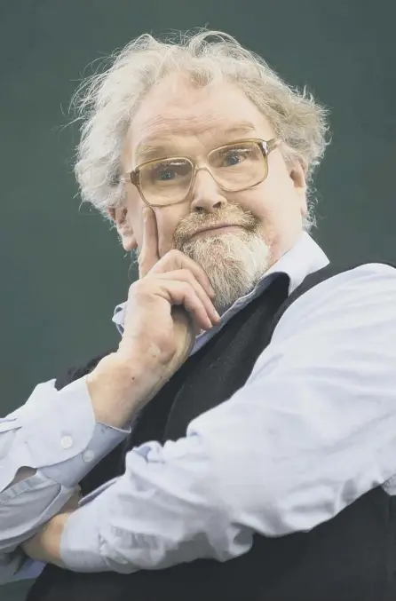  ??  ?? 2 To write about Alasdair Gray is to write about Glasgow, says Laura Waddell