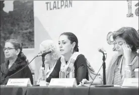  ??  ?? Las feministas María Consuelo Mejía y Marta Lamas; la delegada de Tlalpan, Claudia Sheinbaum, y la representa­nte de ONU Mujeres México, Ana Güezmes, durante el foro La ciudad que soñamos ■ Foto Cristina Rodríguez