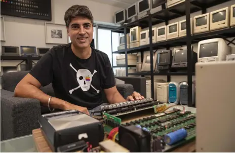  ?? Antonie Robertson / The National ?? Jimmy Grewal will auction his Apple Computer 1 – which still works – on eBay. It is valued at Dh1.8 million