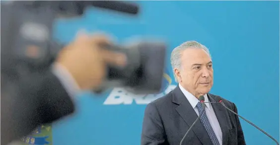  ?? EFE ?? Complicado. El descubrimi­ento de la red de corrupción montada para la venta de alimentos en mal estado golpea al presidente Michel Temer.