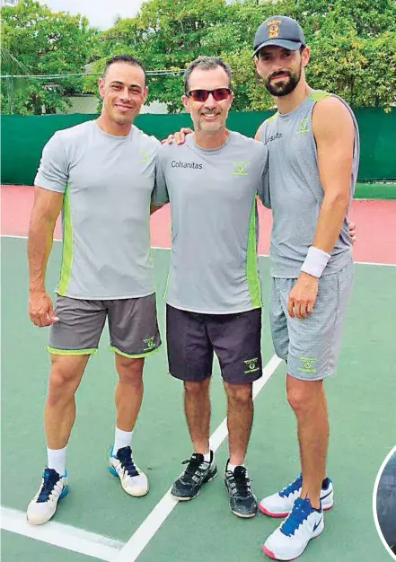  ?? FOTO CORTESÍA FELIPE BERÓN ?? Leonardo González, preparador físico; Felipe Berón, entrenador del Equipo Colsanitas y Santiago Giraldo. Al lado, la nueva pinta de Giraldo.