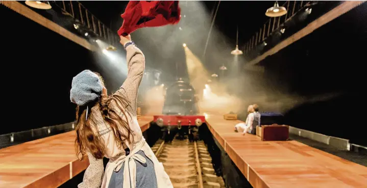  ?? Johan Persson ?? ●● The Railway Children at King’s Cross Theatre