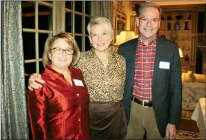  ?? ?? Board chairwoman and hostess Ellon Cockrill (center) with Shelia and David Harrison