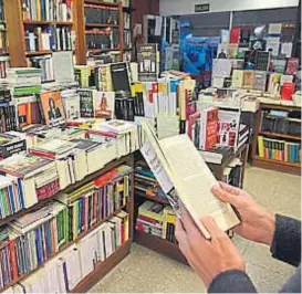  ??  ?? Lectura asegurada. Varias librerías se sumaron a la iniciativa de hoy.