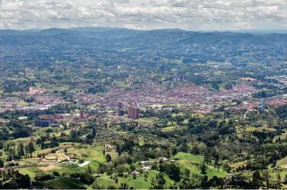  ?? FOTO ?? El casco urbano de Rionegro es el que más se ha expandido en el Valle de San Nicolás. Esta población del Oriente antioqueño tiene más de 125.000 habitantes