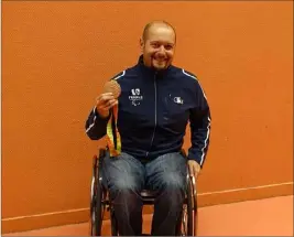  ?? (DR) ?? La joie et la fierté pour Maxime Thomas, médaillé de bronze en individuel à Rio.