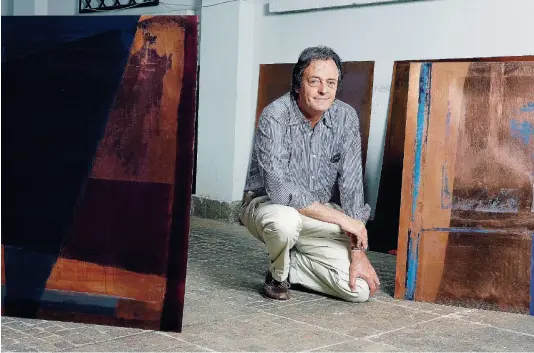  ?? ARCHIVIO ROBERTO CIACCIO ?? ‘Roberto Ciaccio. Il dono dell’origine’ è il titolo della mostra aperta al Museo delle Culture di Lugano. Nella foto, l’artista nel suo studio