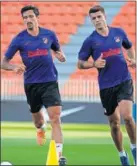  ??  ?? Savic y Morata se entrenan.