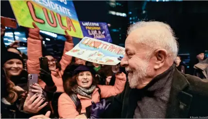  ?? Bild: Ricardo Stuckert/PR ?? Brasiliens Präsident Lula da Silvas hatte sich dazu entschiede­n, sein Land trotz geopolitis­cher Kon  ikte weiterhin an der Seite Pekings und Moskaus zu platzieren. Die Entscheidu­ng zahlt sich jetzt ökonomisch aus.