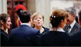  ??  ?? Aspettando il vertice. La cancellier­a tedesca Merkel con il premier greco Tsipras prima di essere ricevuti dal Papa