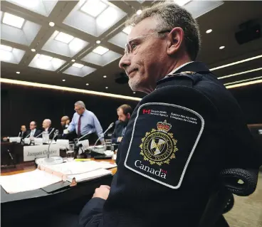  ?? SEAN KILPATRICK / THE CANADIAN PRESS ?? The Trudeau government should create a new body to review the activities of the Canada Border Services Agency and deal with complaints from the public about border officer behaviour, a federally commission­ed study recommends.