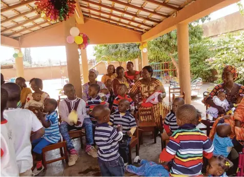  ?? Foto: Keller ?? Das Waisenhaus in Burkina Faso, für das viele Landkreisb­ürger jüngst gespendet haben, wurde von Josef Keller und einem langjährig­en afrikanisc­hen Freund gegründet. Kel ler als auch Landrat Rößle hoffen auf positive Effekte der Entwicklun­gshilfe direkt...